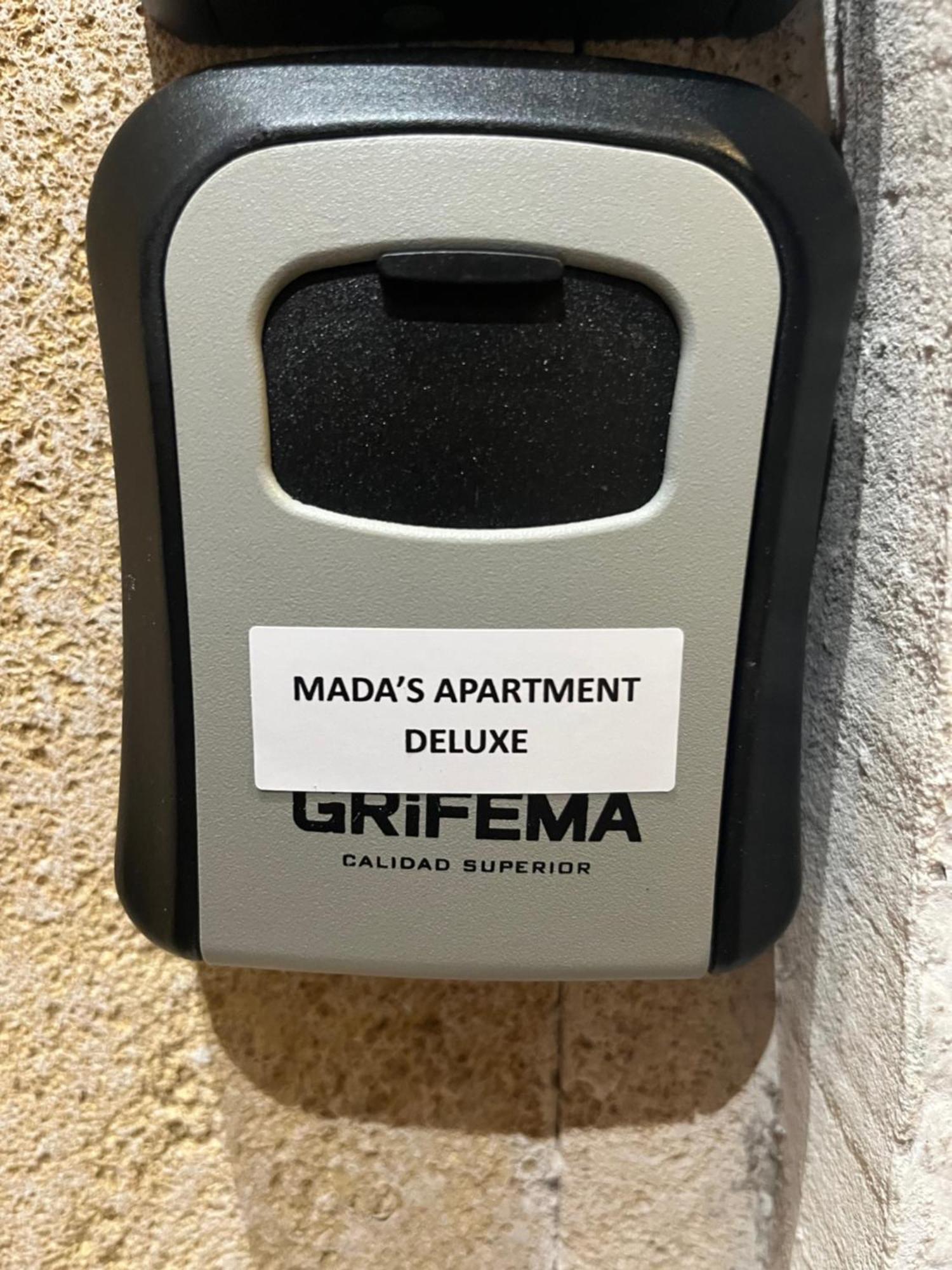 Mada'S Apartment Deluxe บารี ภายนอก รูปภาพ