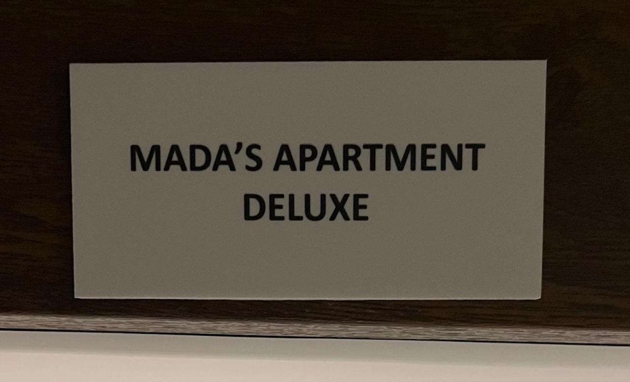 Mada'S Apartment Deluxe บารี ภายนอก รูปภาพ